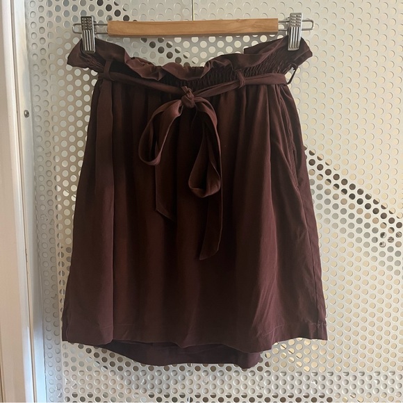 Chaser Silk Paperbag Waist Skirt with Tie Size Medium in Maroon. VGUC - Picture 3 of 8